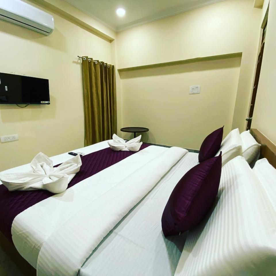 Hotel Kp Suites Metro Гайдарабад Екстер'єр фото