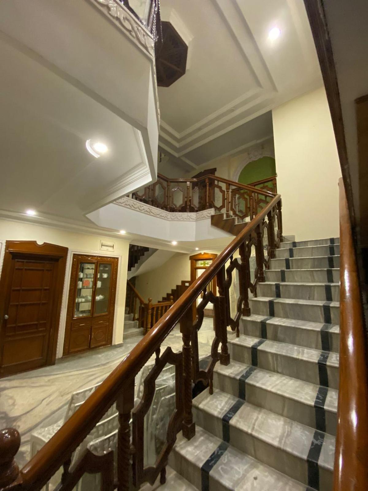 Hotel Kp Suites Metro Гайдарабад Екстер'єр фото