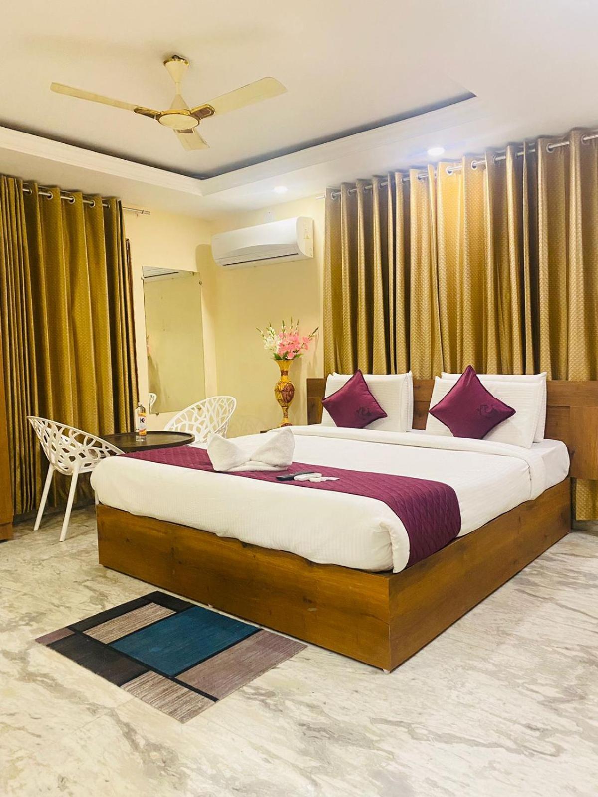 Hotel Kp Suites Metro Гайдарабад Екстер'єр фото
