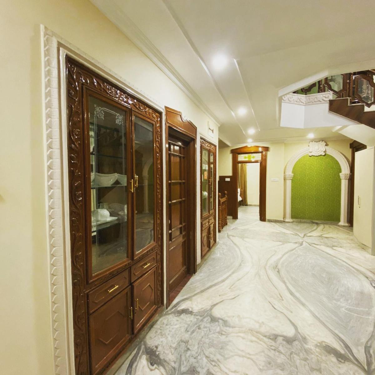Hotel Kp Suites Metro Гайдарабад Екстер'єр фото
