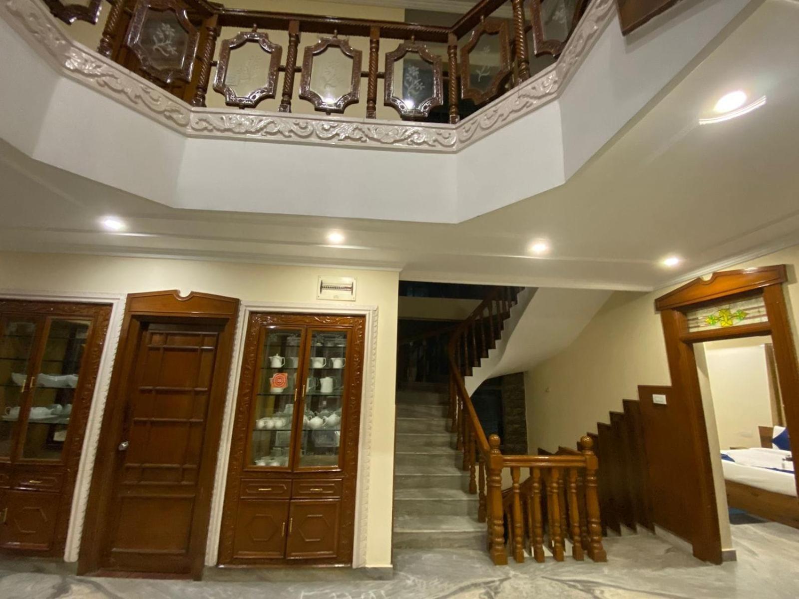 Hotel Kp Suites Metro Гайдарабад Екстер'єр фото